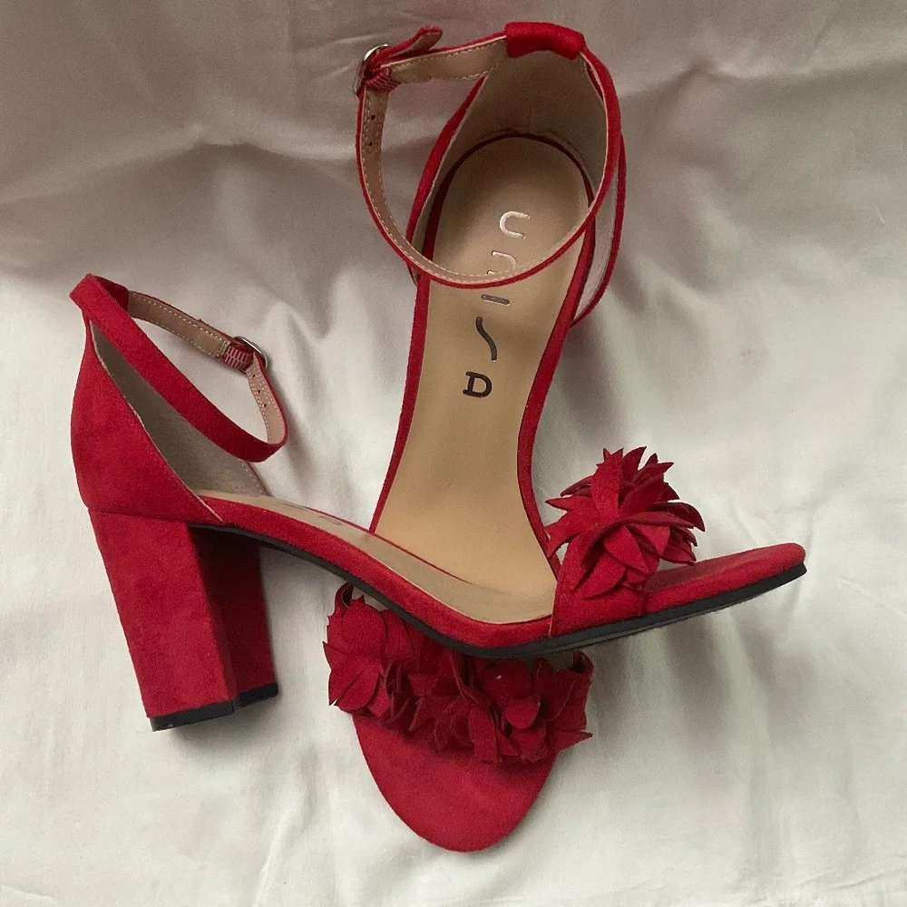 Sandals - Picture 3 of 4